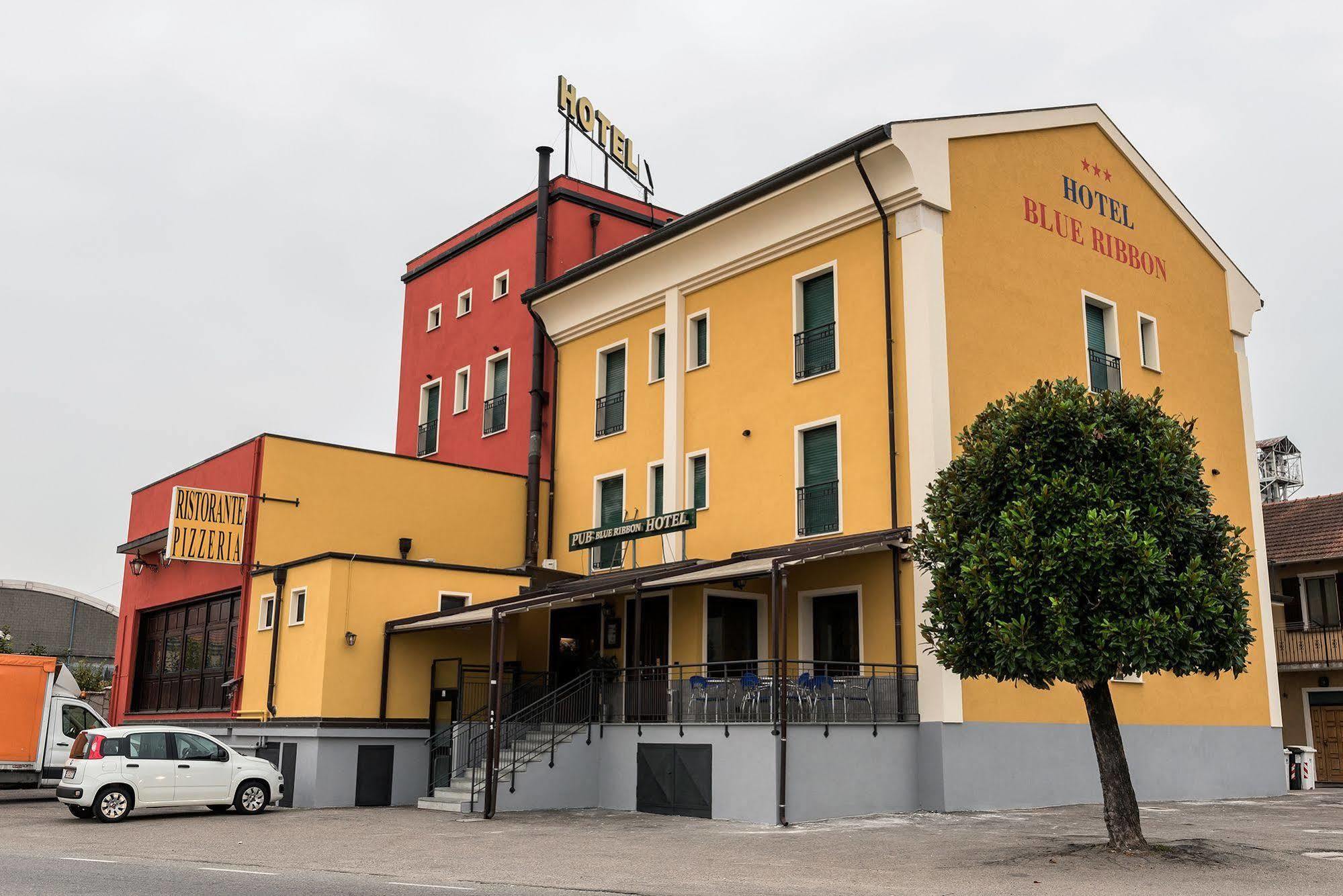 Hotel Blue Ribbon Verceil Extérieur photo